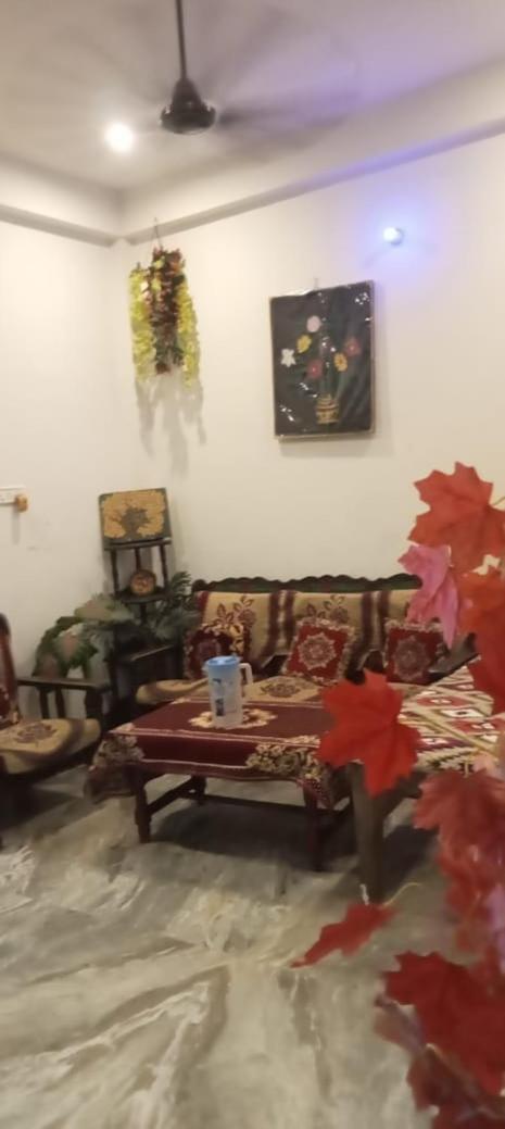 מלון Ayodhya Vaibhav Sadan Dharmsala מראה חיצוני תמונה
